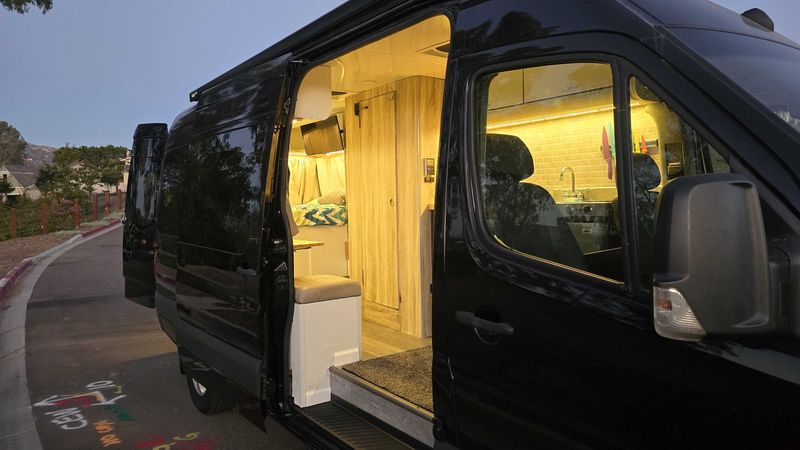 Picture 3/27 of a Fully Off grid | Modern and Stealth | Professionally Built for sale in Poway, California