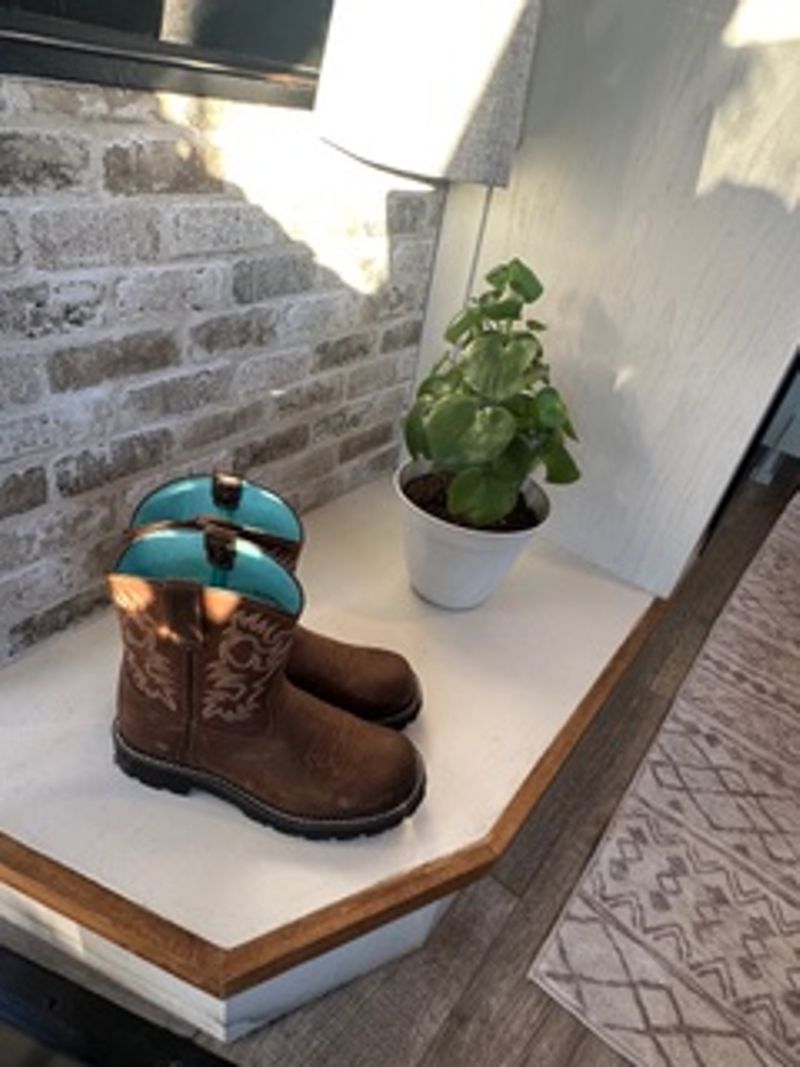 Picture 5/22 of a 2005 International FE Skoolie for sale in Mesa, Arizona