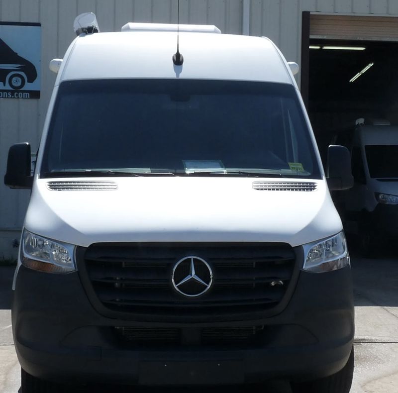 Picture 2/18 of a 2019 Mercedes Sprinter 170 wheel extended 29k for sale in Sarasota, Florida