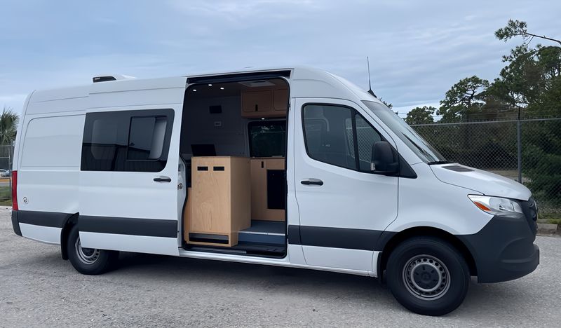 Picture 3/6 of a 2022 Mercedes-Benz Sprinter 2500 170" High Roof for sale in North Port, Florida