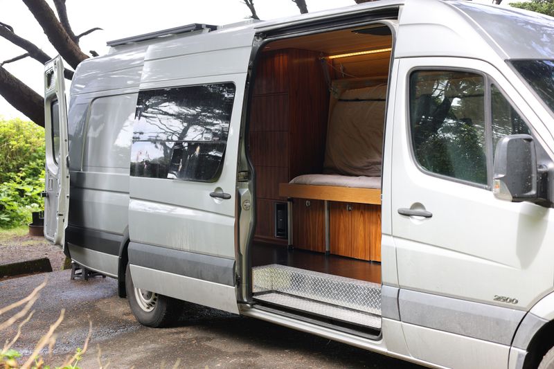 Picture 4/9 of a 2012 Freightliner (Mercedes) Sprinter 2500 Conversion for sale in Seattle, Washington