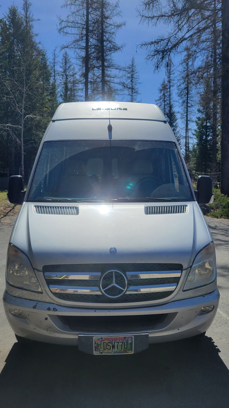 Picture 5/17 of a 2014 travel leisure sprinter van for sale in Whitefish, Montana