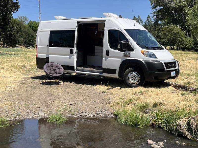 Picture 2/21 of a 2020 “Dave & Matt Van” ￼Legacy model 5.2. <63k miles for sale in Ashland, Oregon