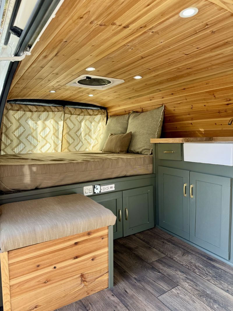 Picture 3/15 of a 2010 Ford Econoline for sale in Saint Paul, Minnesota