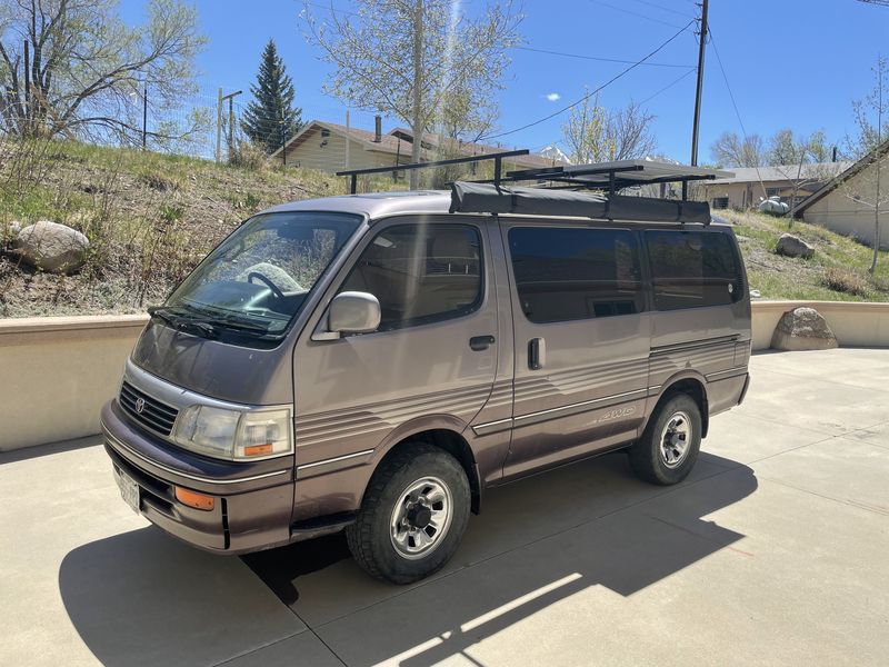 Picture 1/12 of a 1994 Toyota Hiace Living Saloon for sale in Fort Collins, Colorado