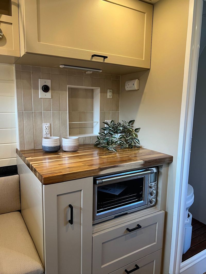 Picture 3/16 of a PRICE DROP! 2024 Promaster 3500 EXT High Roof (Professional) for sale in Traverse City, Michigan