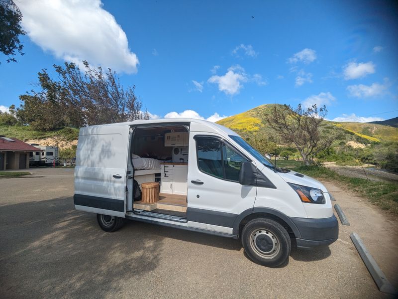 Picture 3/16 of a 2018 Ford Transit 250 Medium Roof Camper Van for sale in Los Angeles, California