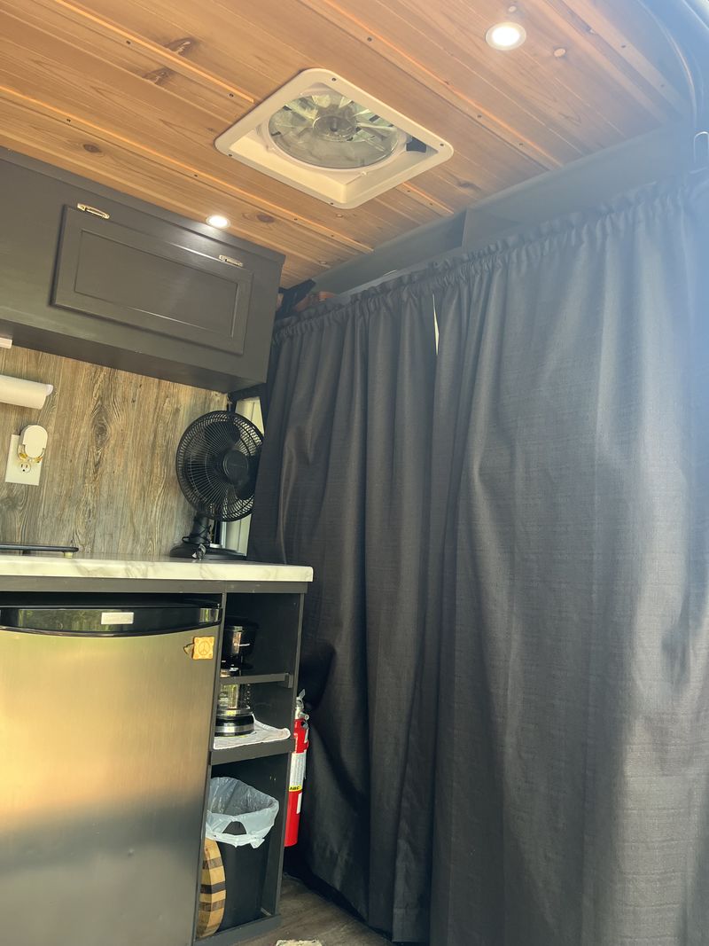 Picture 2/29 of a 2016 Promaster 3500 camper van for sale in Pontiac, Missouri