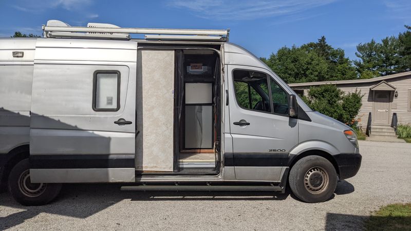 Picture 4/17 of a 2007 Converted Sprinter Van for sale in Amherst, Ohio