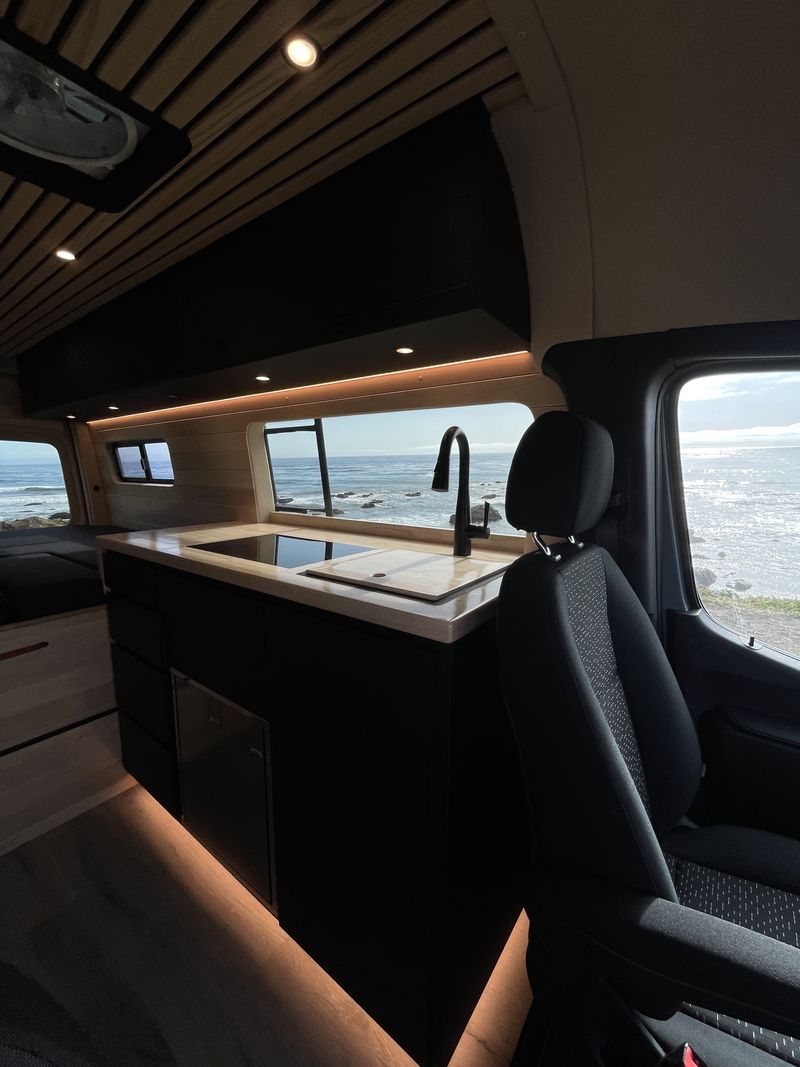 Picture 3/23 of a 2021 Mercedes-Benz Sprinter 2500 4x4  for sale in Los Angeles, California