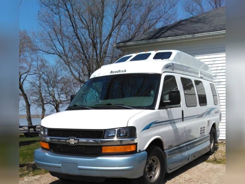 Picture 1/11 of a 2006 Roadtrek Versatile 190 for sale in Ypsilanti, Michigan