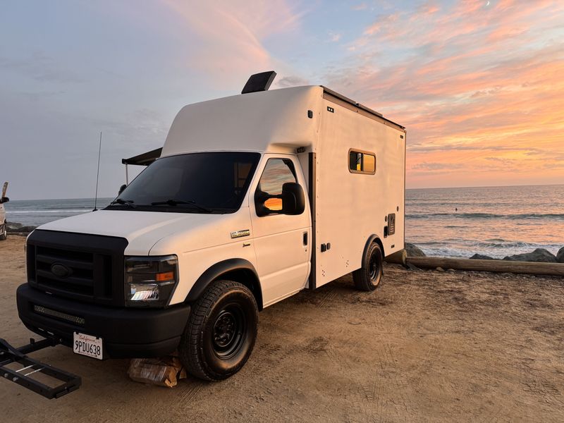 Picture 3/29 of a 2018 Ford E350 Campervan for sale in Costa Mesa, California