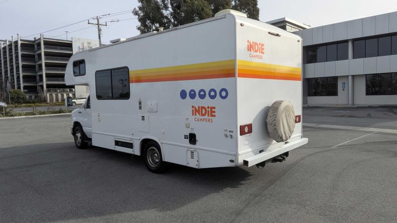 Picture 4/28 of a Thor Motor Coach Four Winds 22E - for sale in Los Angeles, California