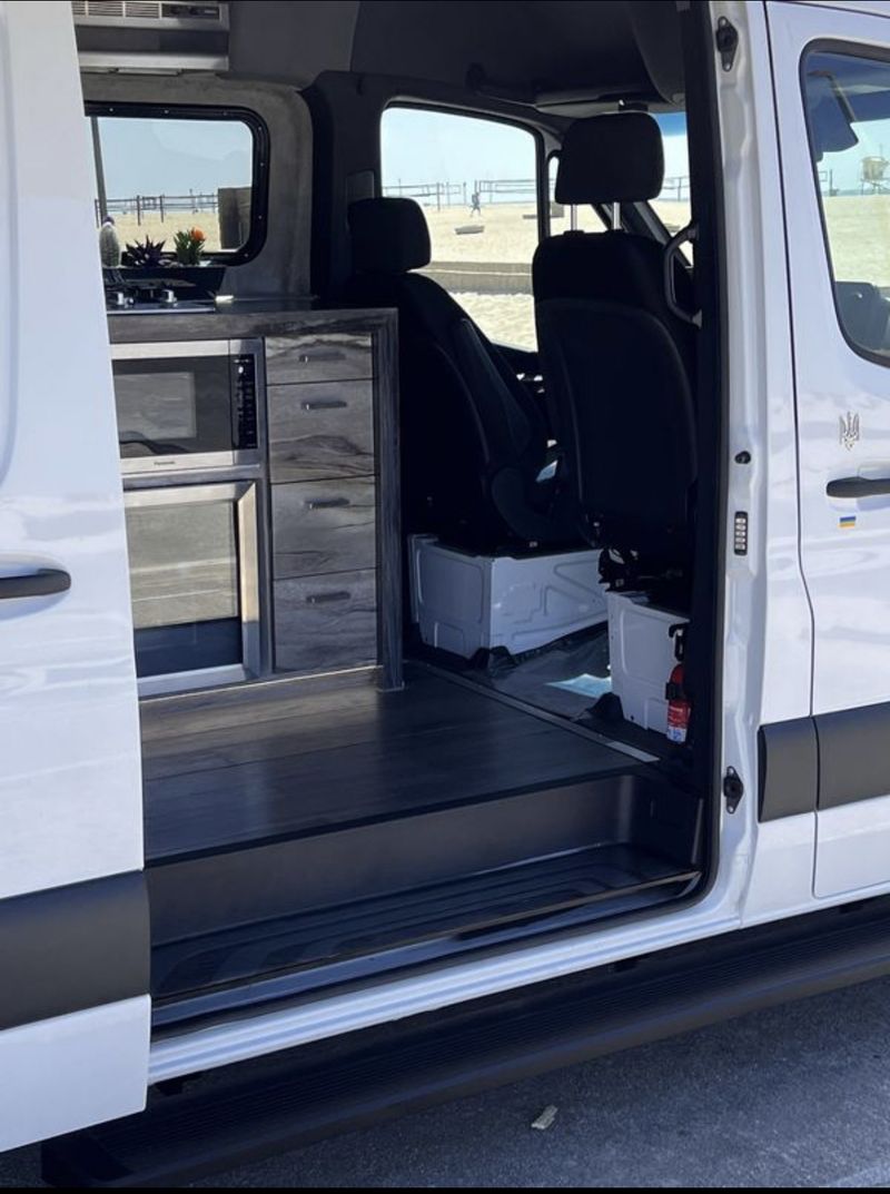 Picture 5/33 of a 2020 Mercedes Benz sprinter  for sale in Irvine, California