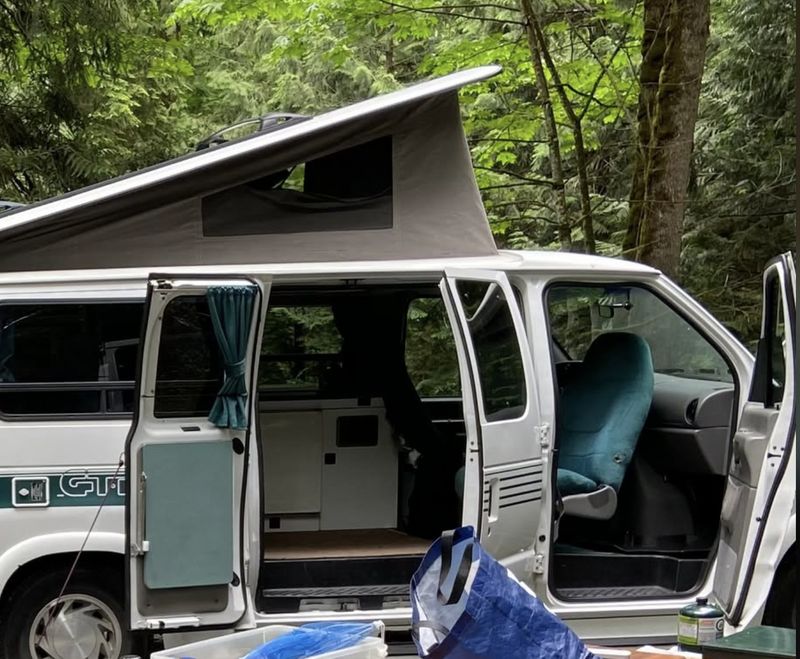 Picture 5/7 of a 2000 Ford E-250 GTRV (Vancouver Canada) for sale in Blaine, Washington