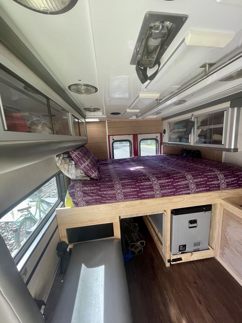 Picture 4/34 of a 2005 Ford E450 Ambulance Camper for sale in Santa Rosa, California