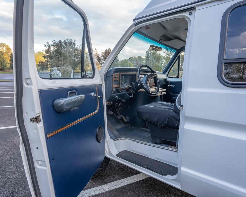 Picture 5/15 of a 1989 Ford E350 High Top Diesel Van  for sale in Dundee, Oregon