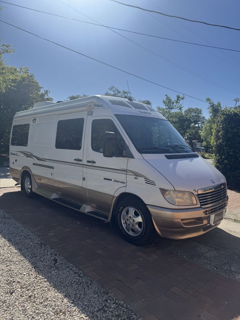 Picture 2/10 of a 2007 Mercedes Sprinter Roadtreak class B for sale in Orlando, Florida