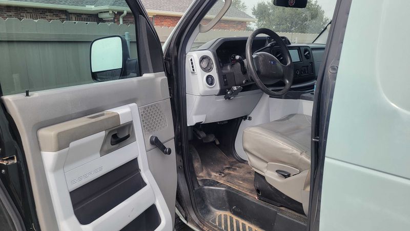 Picture 4/31 of a 2012 Ford e250 camper van for sale in Sulphur, Louisiana