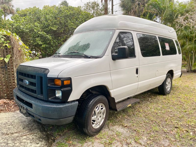 Picture 5/17 of a 2008 Ford E-250 Econoline Camper Van  for sale in Stuart, Florida
