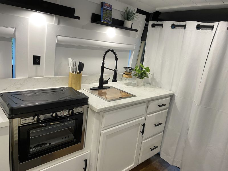 Picture 6/19 of a 2018 Ram PROMASTER 2500 159 for sale in Oxnard, California