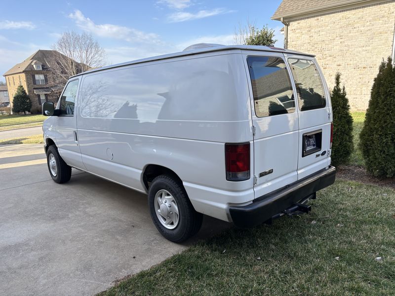 Picture 3/17 of a 2009 Ford E150 Camper Van for sale in Thompsons Station, Tennessee