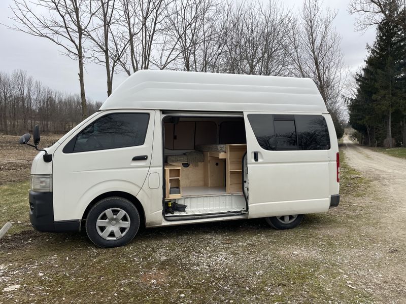 Picture 4/24 of a 2005 Toyota Hiace Camper Van for sale in Lynden, Washington