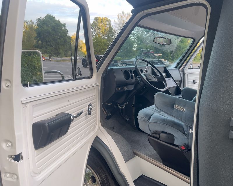 Picture 5/10 of a 1979 GMC G30 Bus for sale in Dundee, Oregon