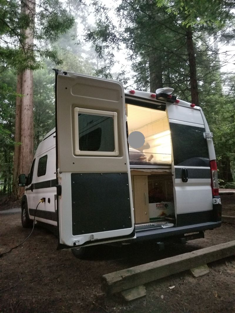 Picture 3/16 of a 2019 Hymer Aktiv 2.0 Loft for sale in San Jose, California