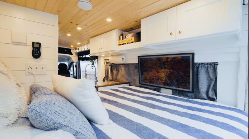 Picture 5/9 of a 2015 Ram ProMaster 159 highroof for sale in Raleigh, North Carolina