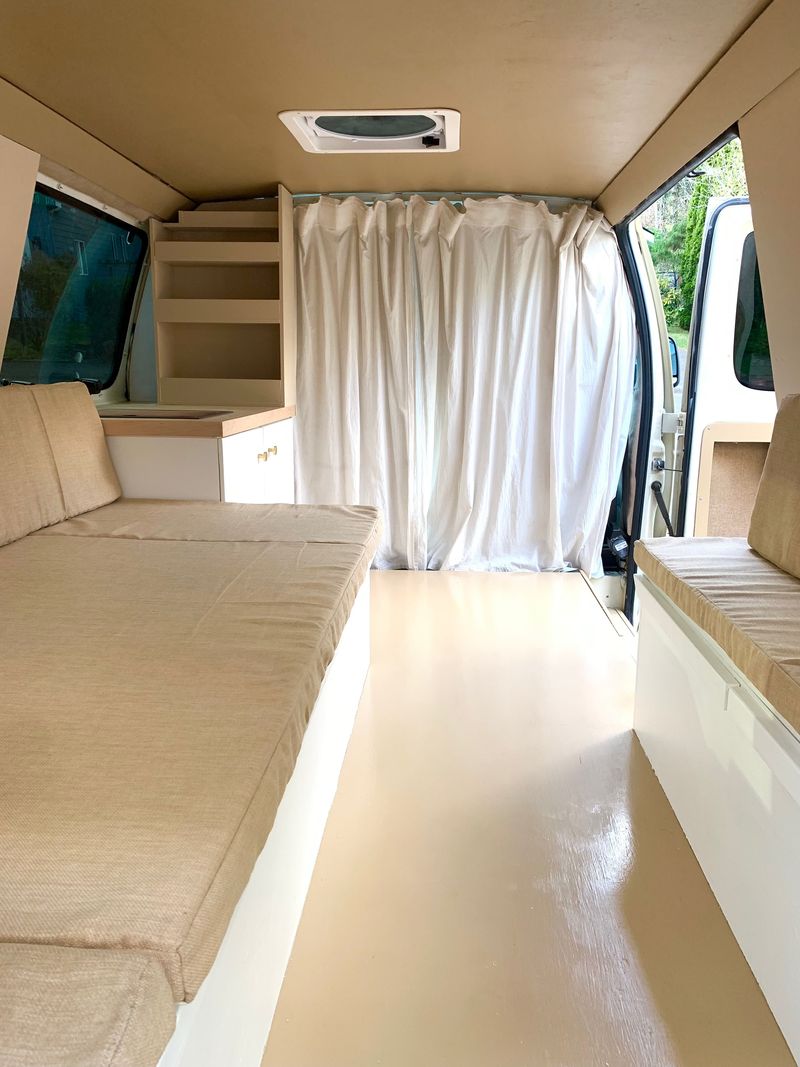 Picture 4/20 of a 2005 Ford Econoline E350 for sale in Issaquah, Washington