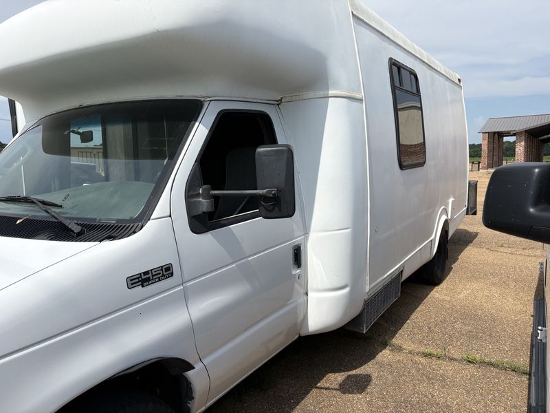 Camper For Sale: 2003 Ford E450 Command Van in Madison, Mississippi
