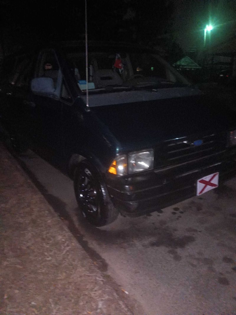 Picture 5/7 of a 1996 Ford Aerostar for sale in Athens, Alabama