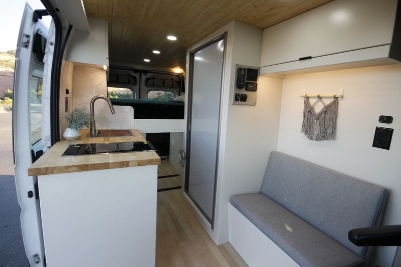 Picture 6/16 of a 2014 Ram Promaster 2500 159WB High Roof New Luxury Build for sale in Livermore, California