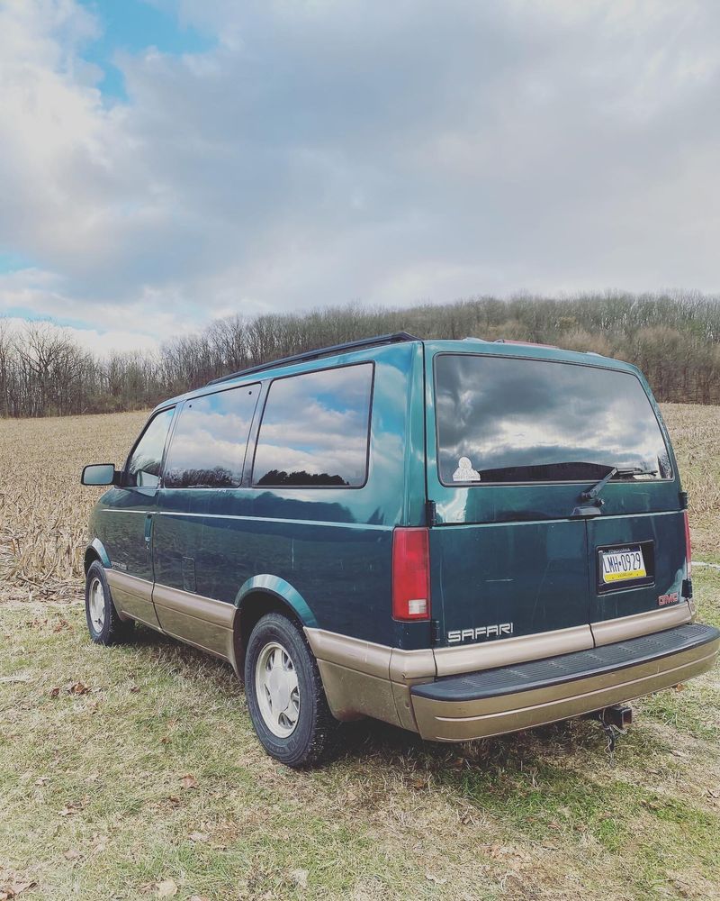 Picture 4/7 of a 2000 gmc safari  for sale in Kempton, Pennsylvania