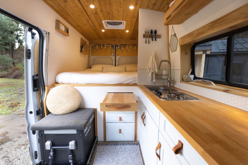 Picture 4/17 of a 2018 High Roof Ford Transit 250 Camper for sale in Leavenworth, Washington