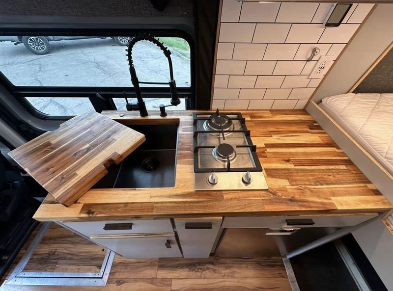 Picture 4/10 of a 2015 Ram Promaster 3.0L EcoDiesel for sale in Seattle, Washington