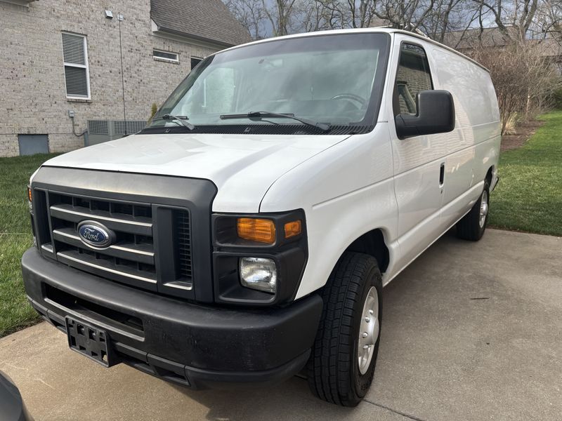 Picture 1/17 of a 2009 Ford E150 Camper Van for sale in Thompsons Station, Tennessee