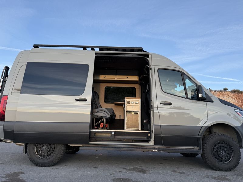 Picture 4/11 of a 2021 Mercedes- Benz 144 Hightop Sprinter 4x4 for sale in Reno, Nevada
