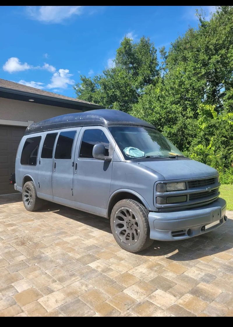 Picture 1/5 of a 1998 chevrolet g-10 express 1500 for sale in Port Charlotte, Florida