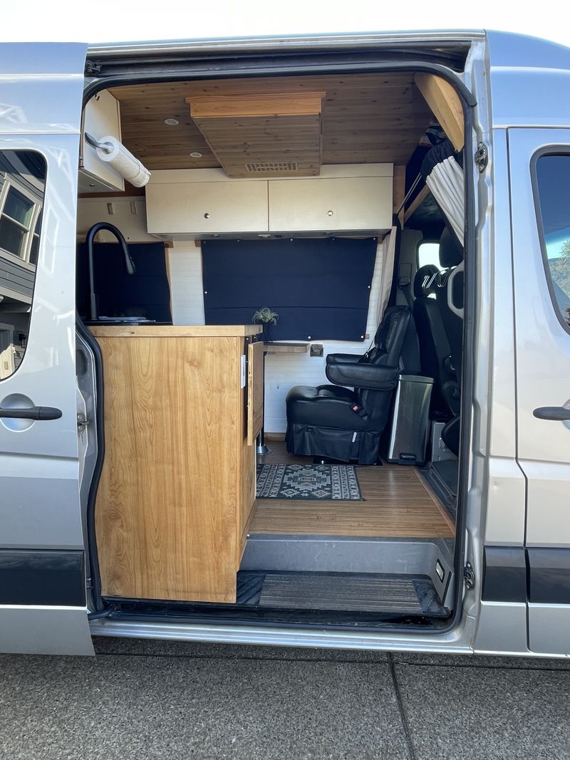 Picture 4/22 of a 2008 Sprinter 2500 170 extended for sale in Carlton, Oregon