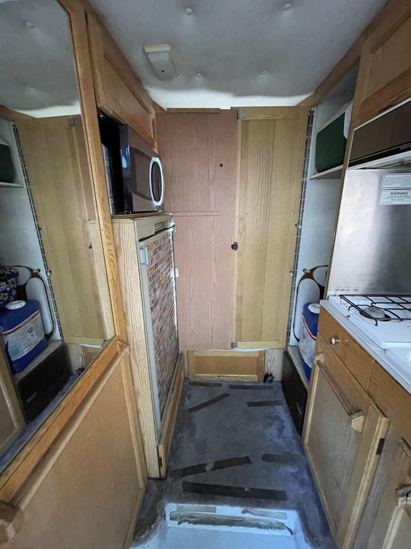 Picture 5/30 of a 1998 Chevy roadtrek 200 versatile rv camper van class B for sale in Oregon City, Oregon