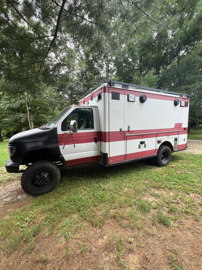 Picture 2/35 of a 2002 Ford E450 4x4 Ambulance Conversion for sale in Sullivan, Indiana