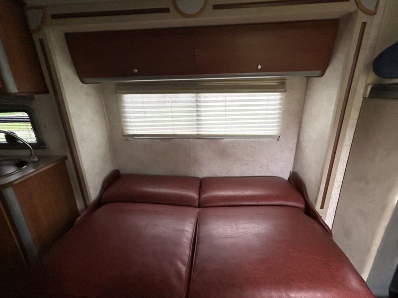 Picture 3/20 of a 2006 Itasca Navion Diesel 2.7 Mercedes-Benz for sale in Houston, Texas