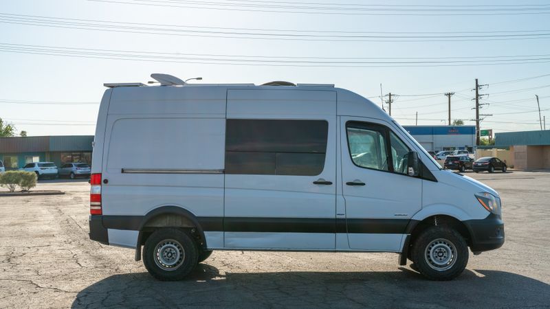 Picture 3/31 of a Mercedes Sprinter 2500 144' Campervan for sale in Phoenix, Arizona