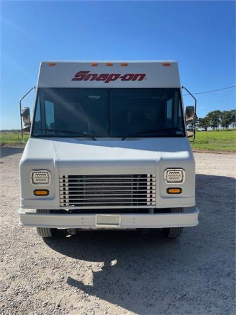 Picture 1/12 of a 2008 Freightliner MT45 for sale in Austin, Texas