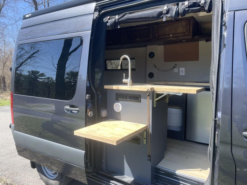 Picture 3/17 of a 2021 Sprinter Campervan - Clean Design for sale in Pittsburgh, Pennsylvania