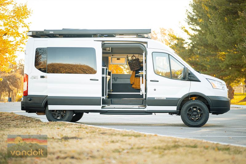 Picture 2/18 of a 2017 Midroof Ford Transit Vandoit LIV for sale in Blue Springs, Missouri