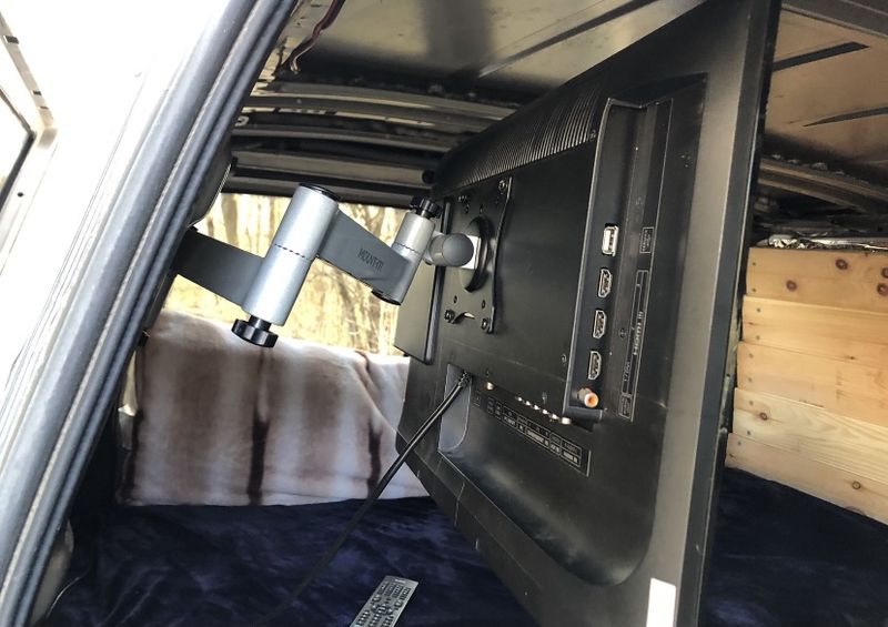 Picture 2/15 of a 2004 Chevy Astro Van  for sale in Chelmsford, Massachusetts