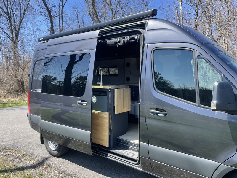 Picture 2/17 of a 2021 Sprinter Campervan - Clean Design for sale in Pittsburgh, Pennsylvania